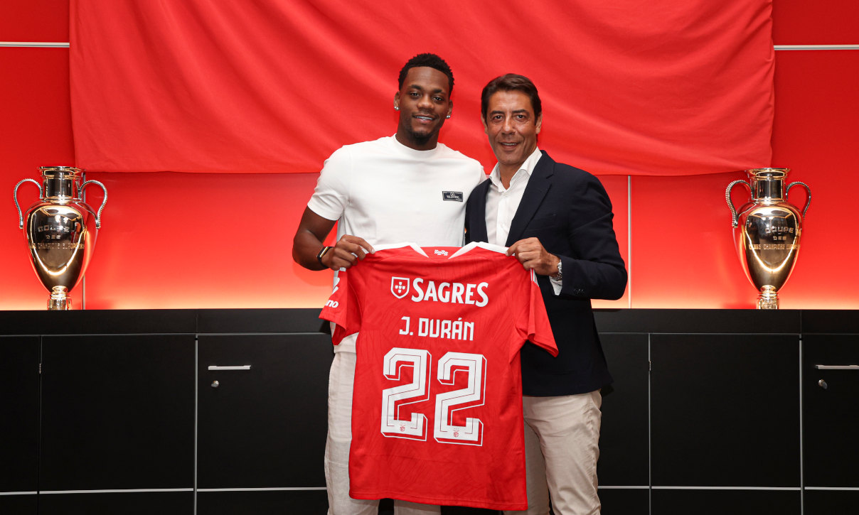 22-year-old forward Jhon Durán has joined Sport Lisboa e Benfica
